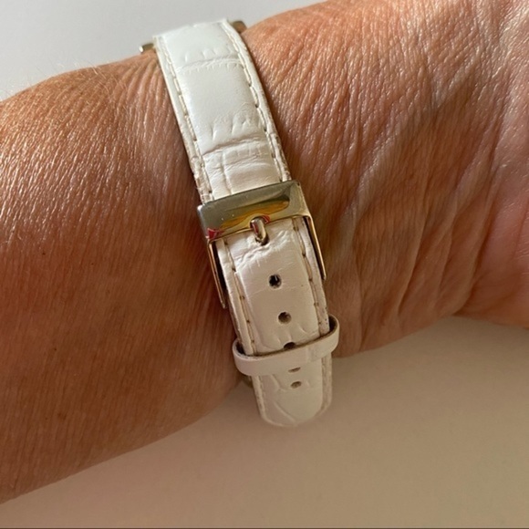 Style & Co Gold Diamond and White Leather Round Face  Watch EUC - Picture 5 of 8